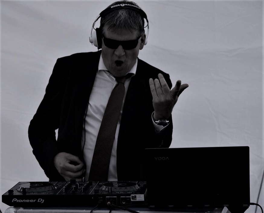 DJ Ralph rockt